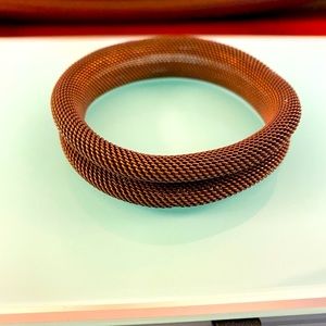 Brown/bronze mesh metal bangle bracelet. One size
